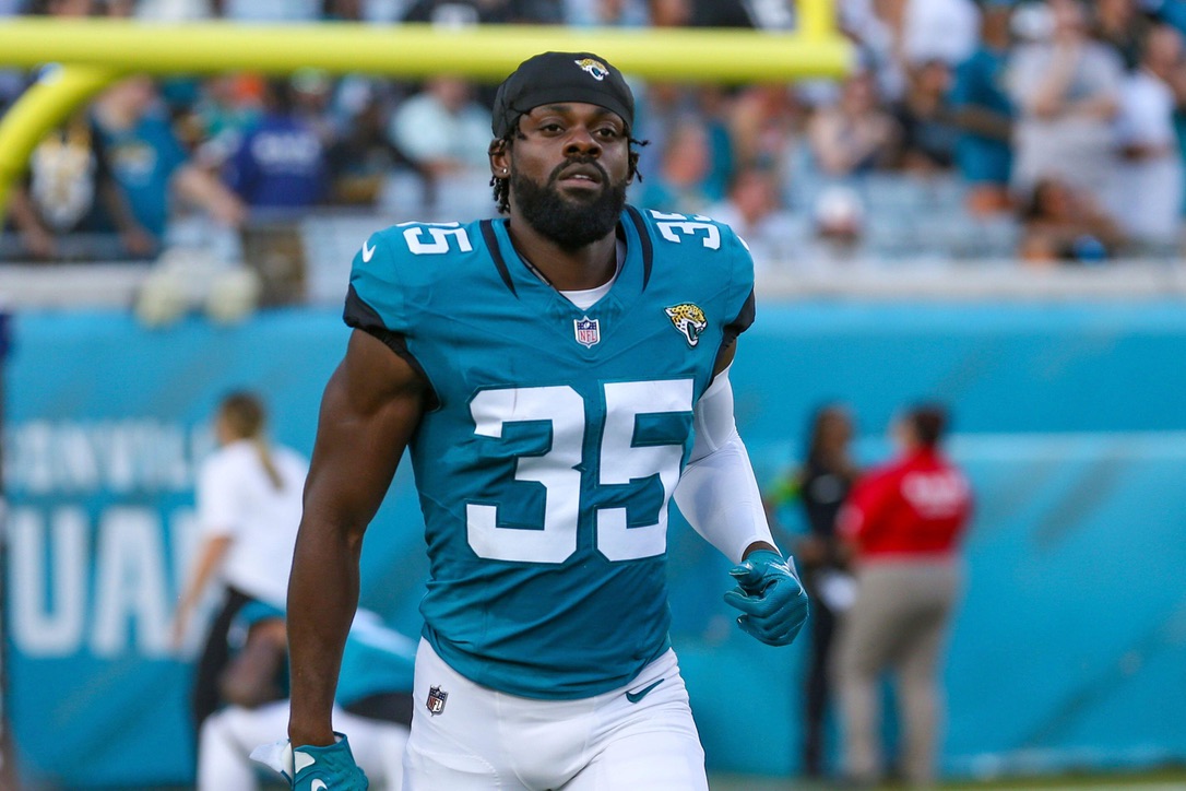 Ayo Oyelola in Jacksonville Jaguars kit before kickoff